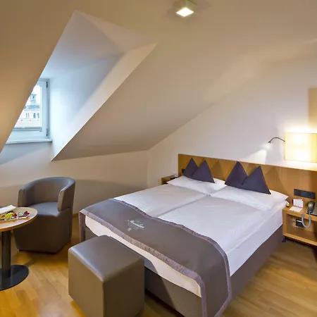 Hotel Maximilian - Stadthaus Penz 4*