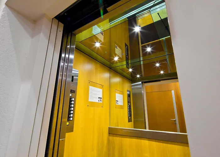 Maximilian - Stadthaus Penz Готель