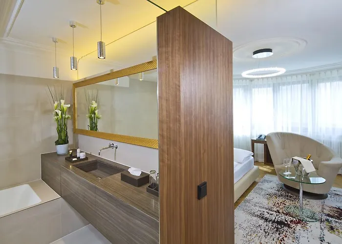 Готель Maximilian - Stadthaus Penz 4*