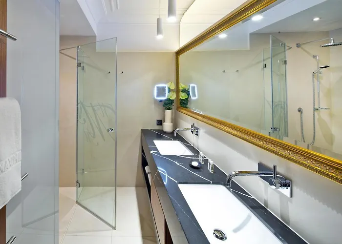 马克西米利安彭茨市政厅酒店 4*