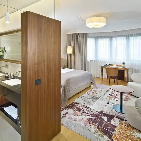 Maximilian - Stadthaus Penz מלון 4*
